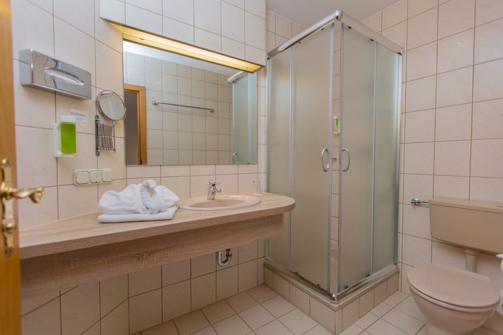 Фото Hotel Fränkischer Hof GmbH