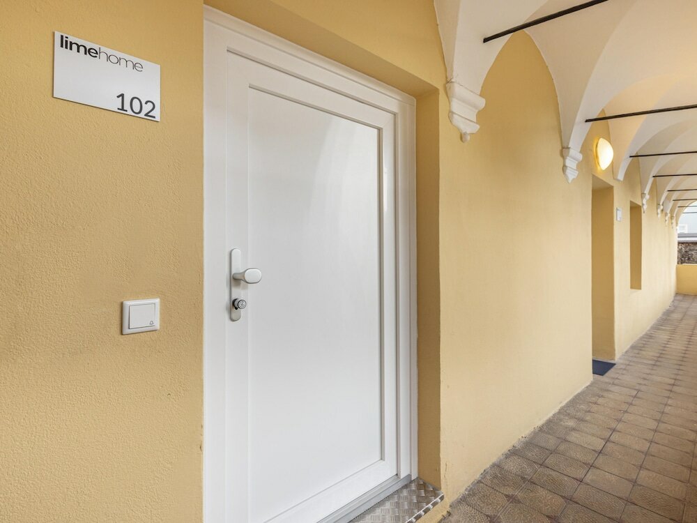 Фото Limehome Villach Hauptplatz