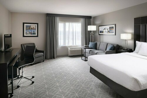 Гостиница TownePlace Suites Providence North Kingstown