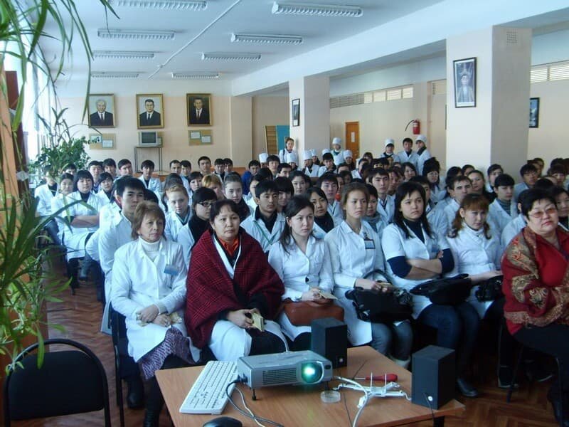 Репетиторлар қызметі Gaudeamus oqý ortalyǵy, Орал, фото