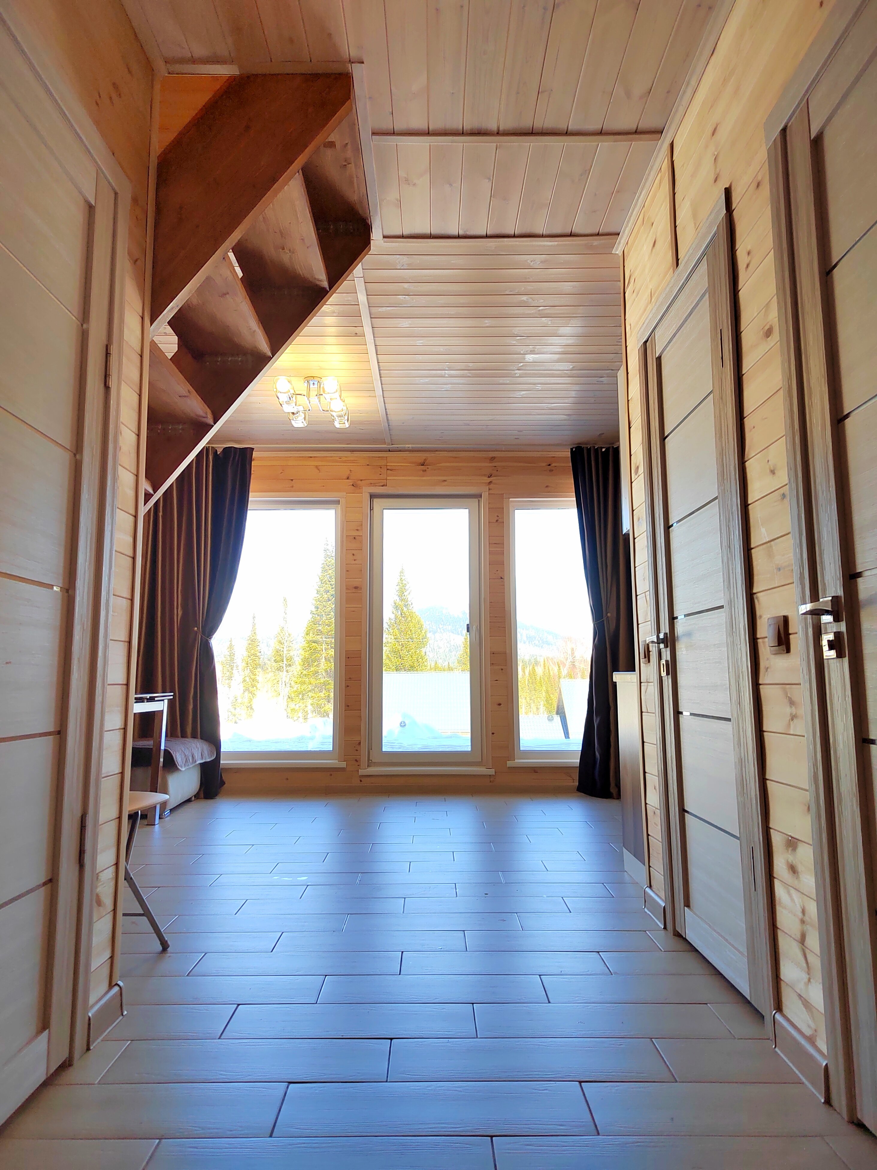 Фото Аура Гор