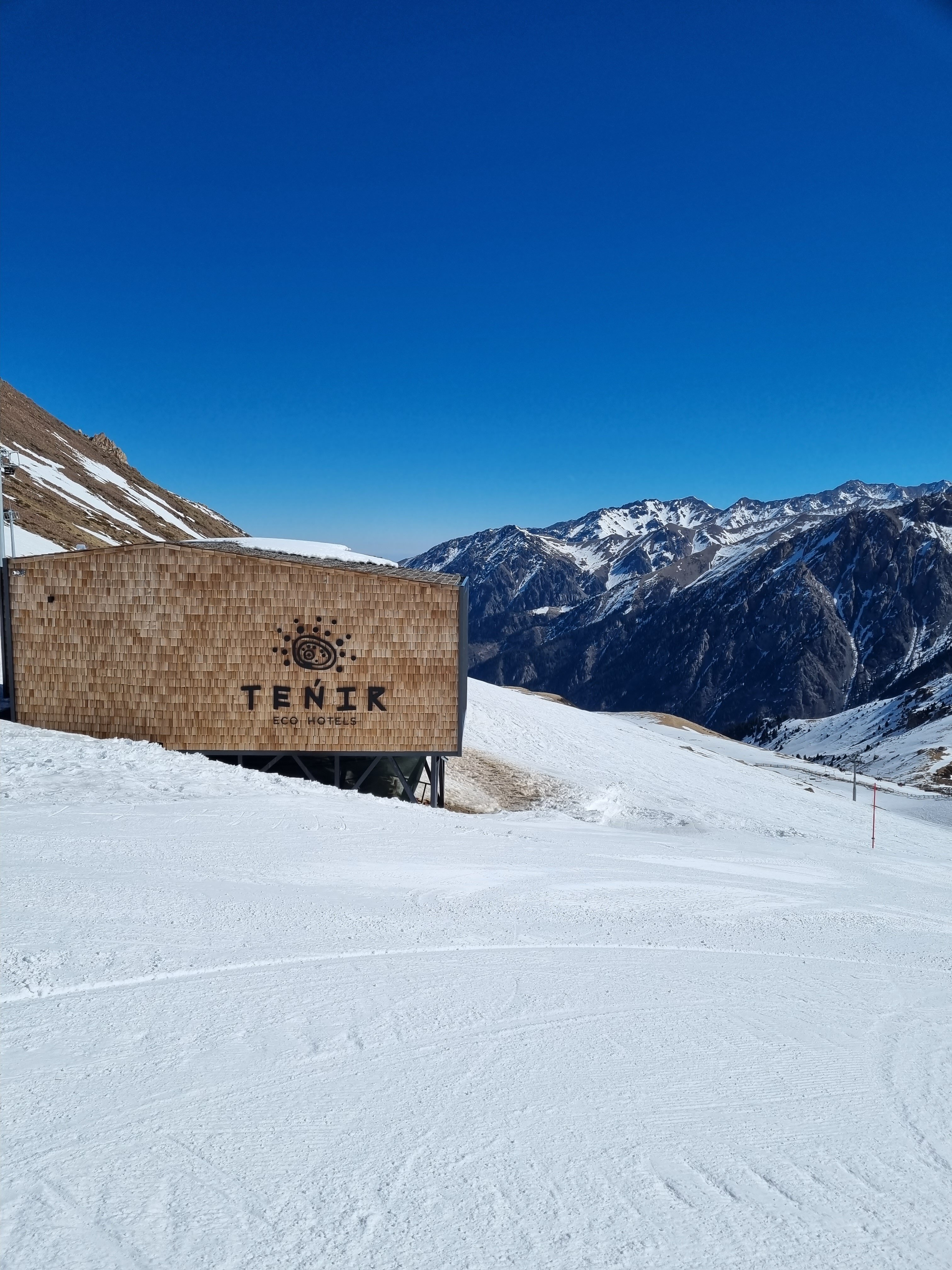 Фото Tenir Eco Hotel