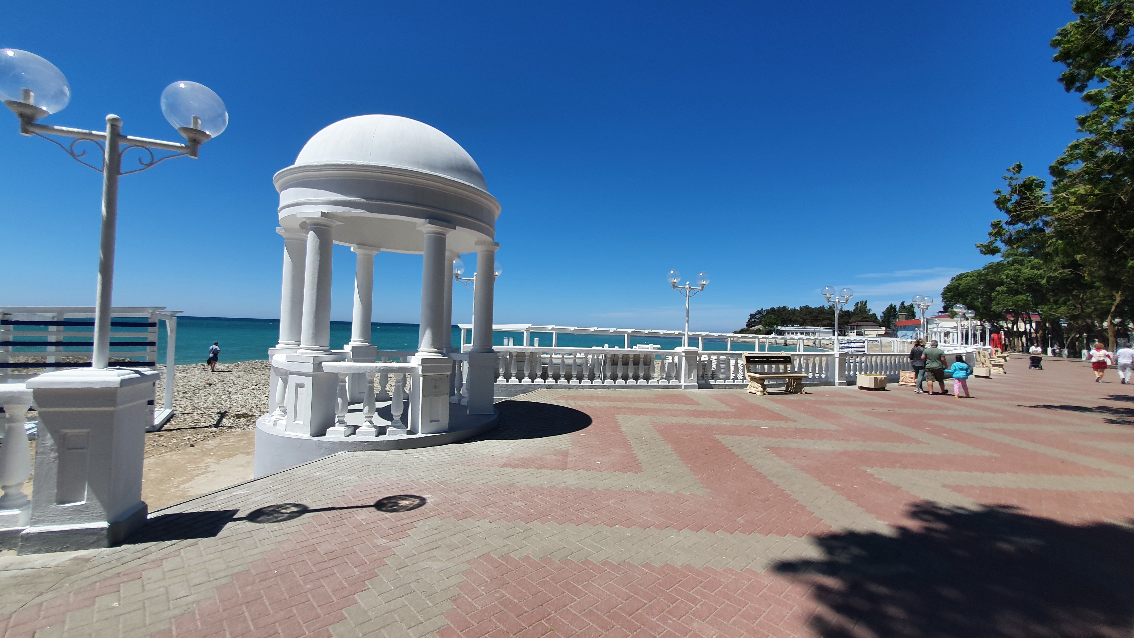 Фото Светлый