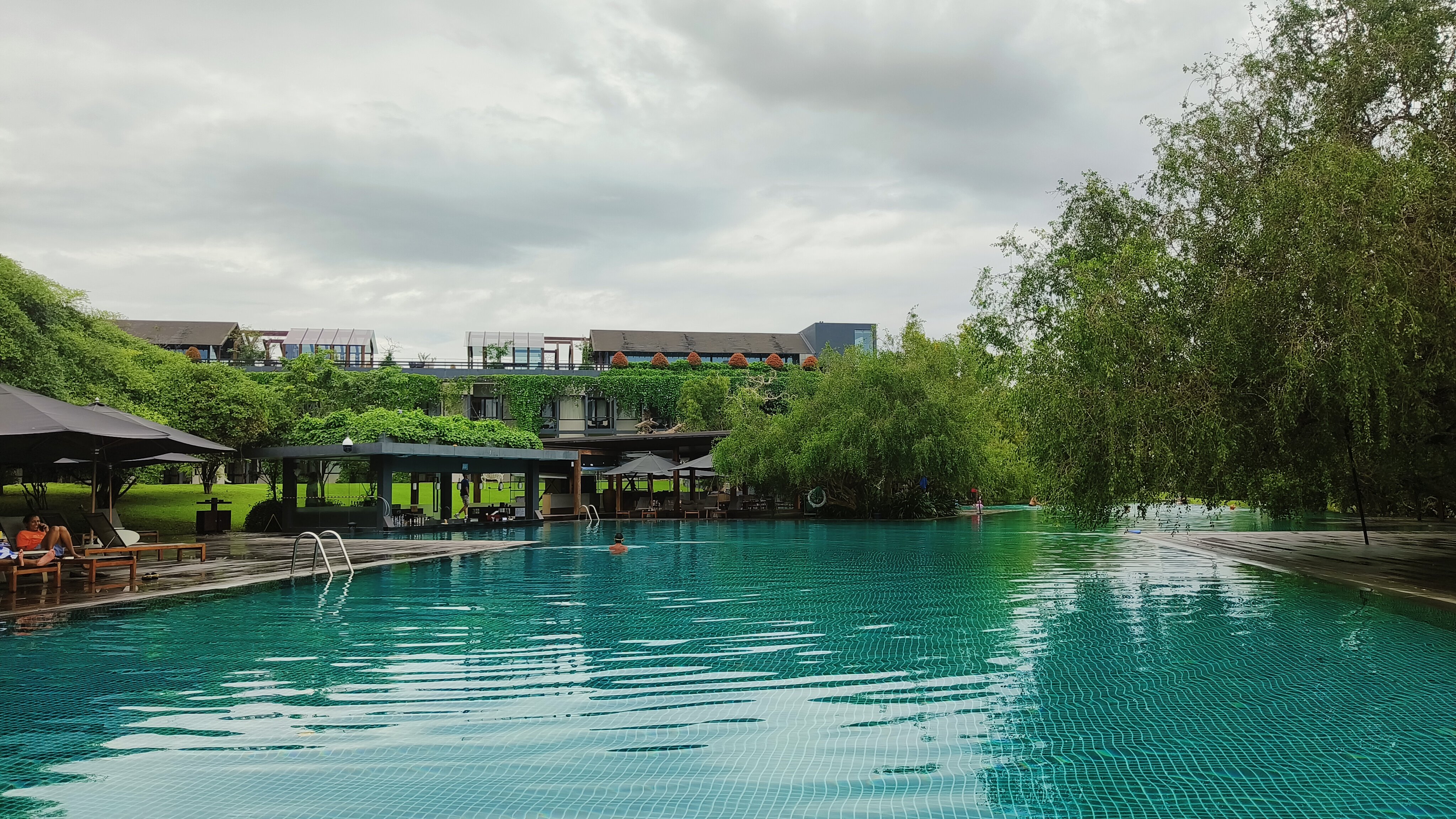 Фото DoubleTree by Hilton Weerawila Rajawarna Resort