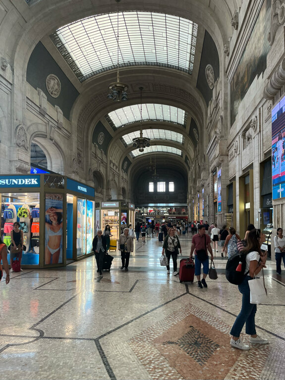 Железнодорожный вокзал Центральный вокзал, Милан, фото