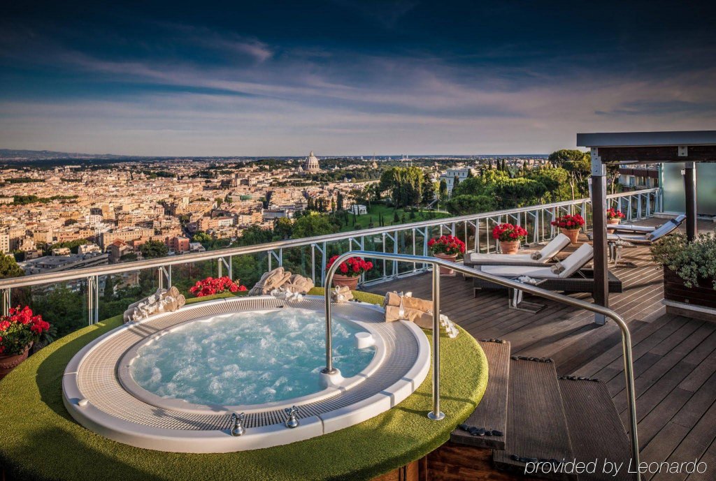 Фото Rome Cavalieri, A Waldorf Astoria Hotel