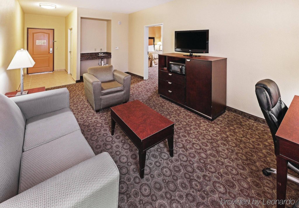 Фото La Quinta Inn & Suites by Wyndham Dfw Airport West Bedford