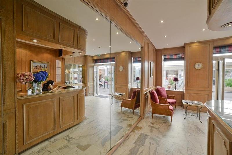 Фото Cannes Centre Univers