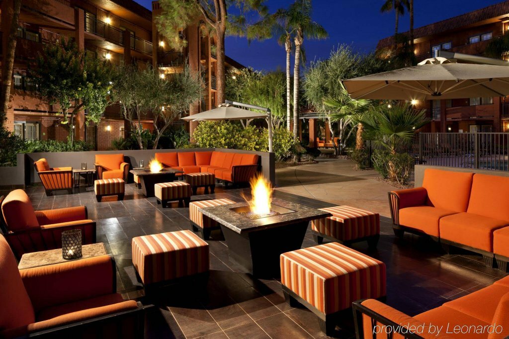 Фото Holiday Inn & Suites Phoenix Airport North, an Ihg Hotel