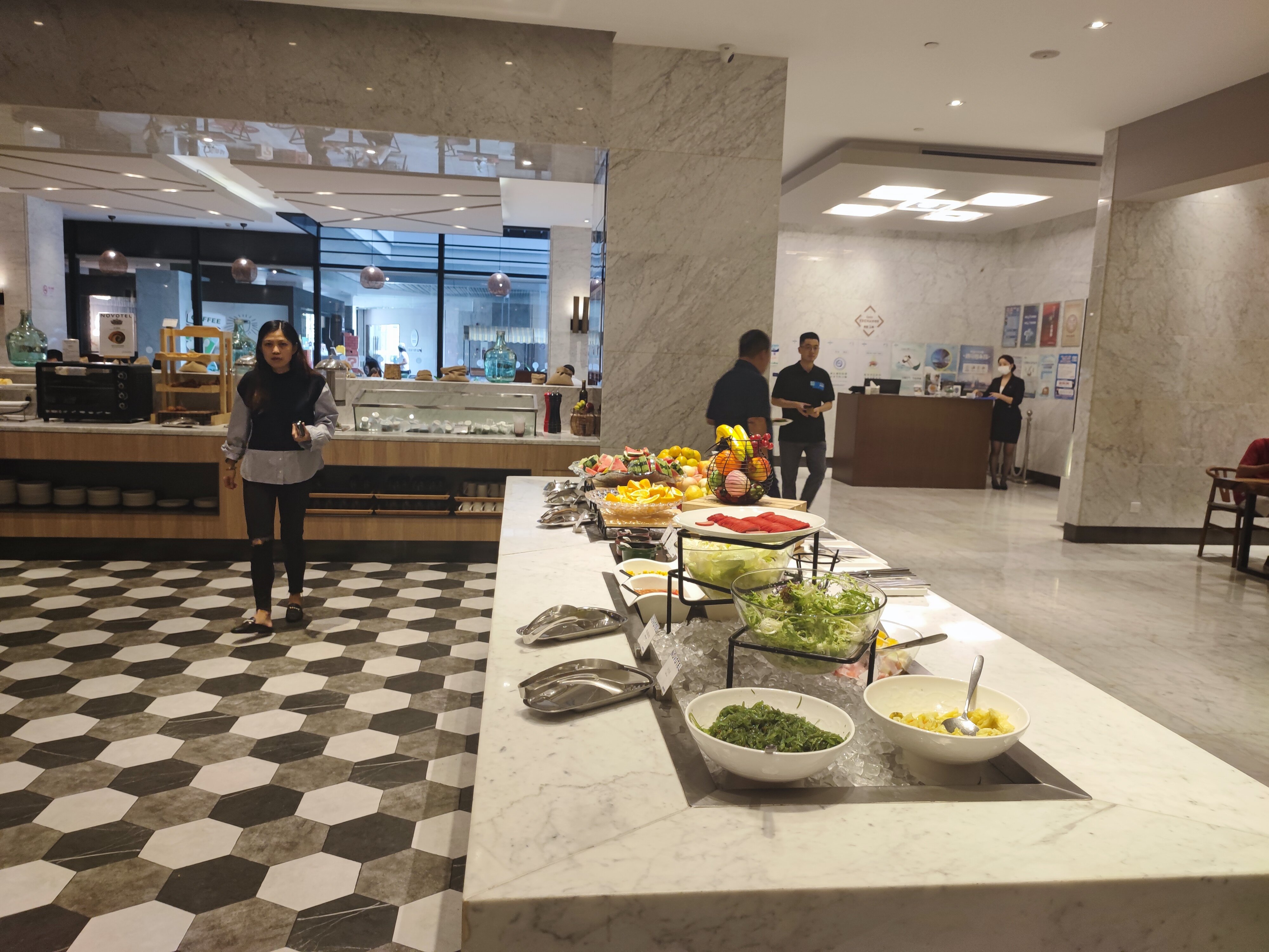 Фото Novotel Suites Shanghai Hongqiao Hotel