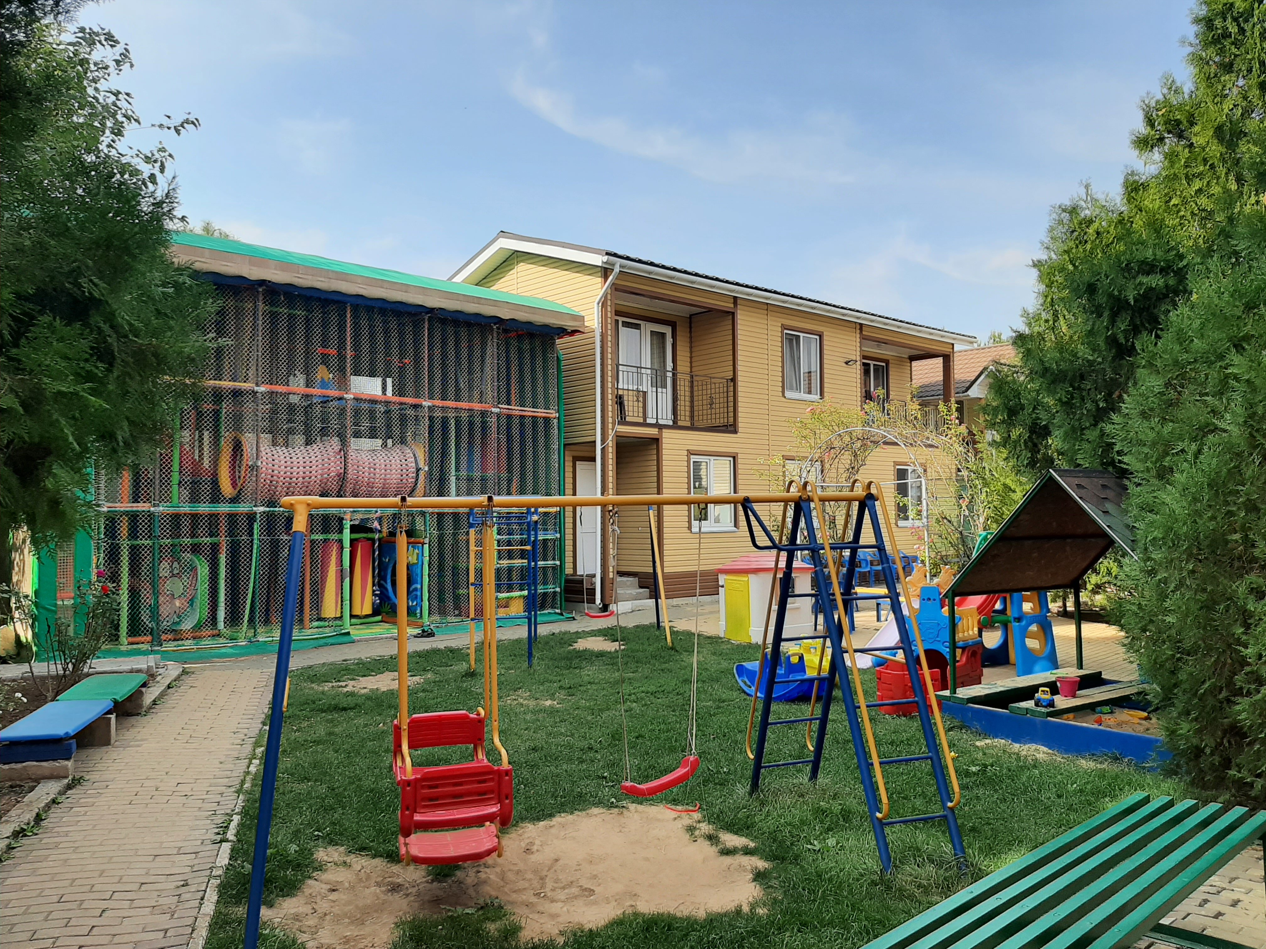 Фото отеля 1