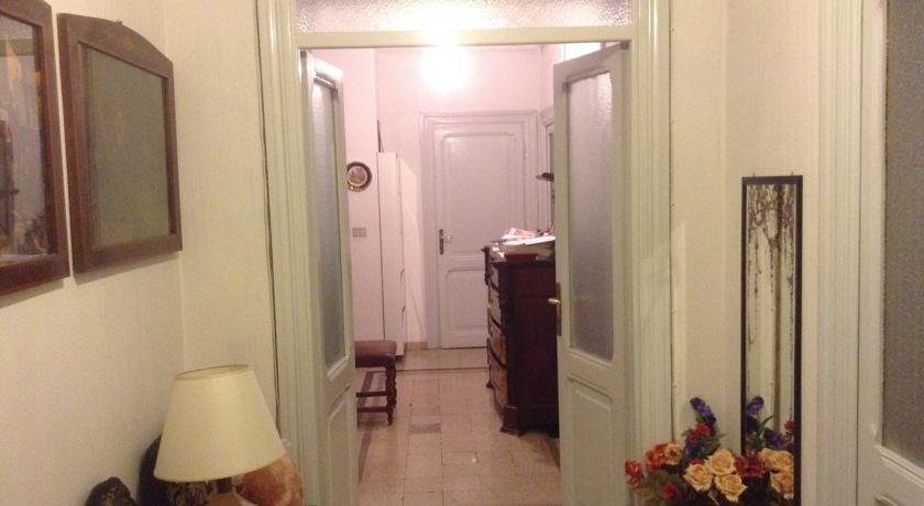 Фото Da Alessia Per Dormire Al Coppedé