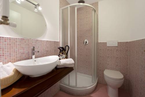 Фото Rhome Hosting GuestHouse