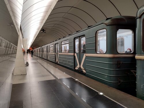 Petrovsko-Razumovskaya (Moscow, Lyublinsko-Dmitrovskaya Line, Petrovsko-Razumovskaya metro station), metro station