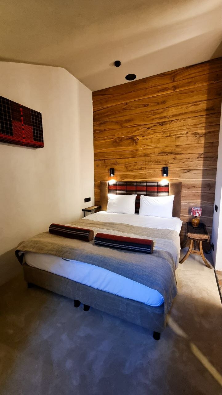 Фото Конь в пальто. Музей и постой