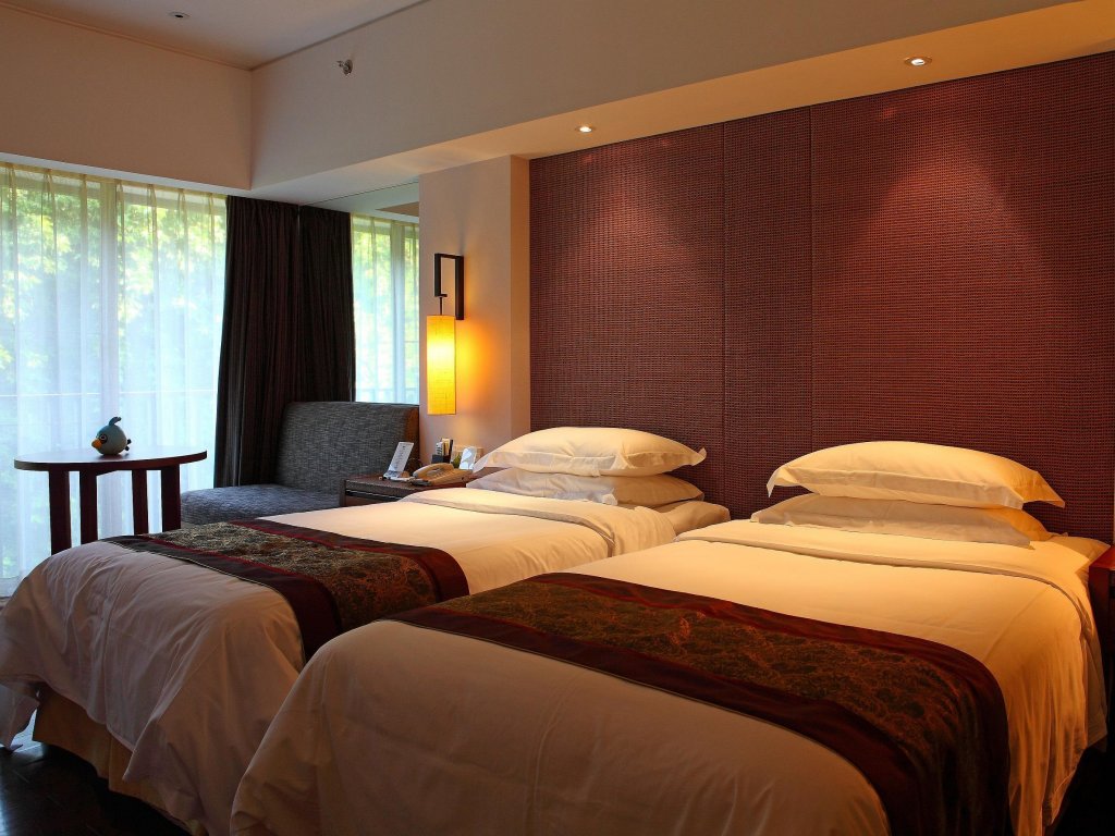 Фото Baiyun Lakeside Hotel