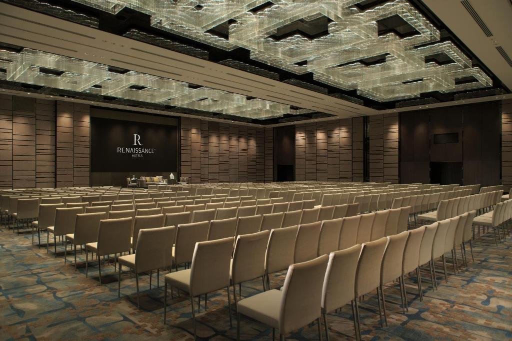 Фото Renaissance Beijing Wangfujing Hotel