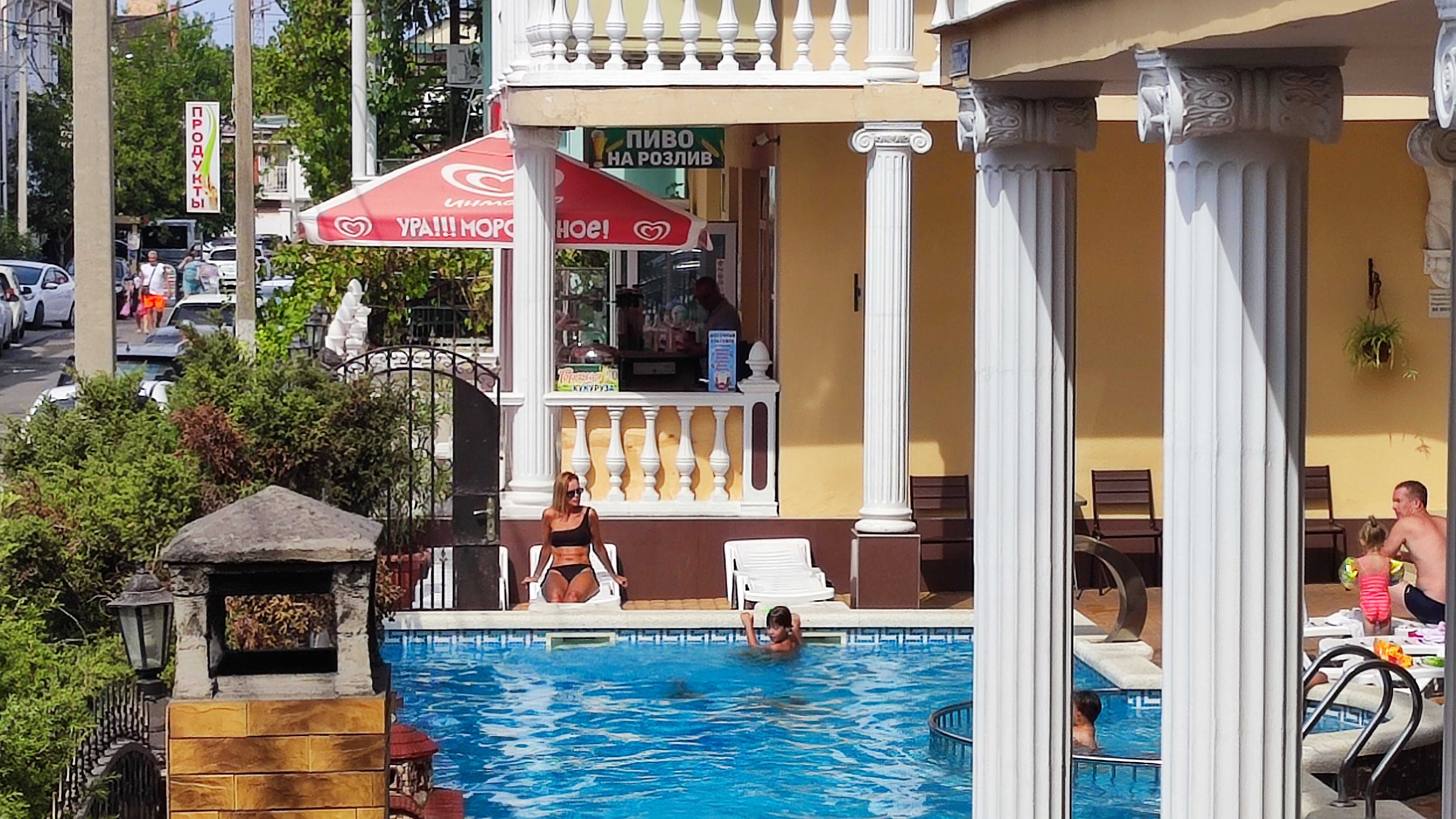 Фото отеля 2