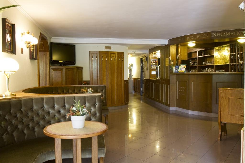 Фото Hotel Molnár