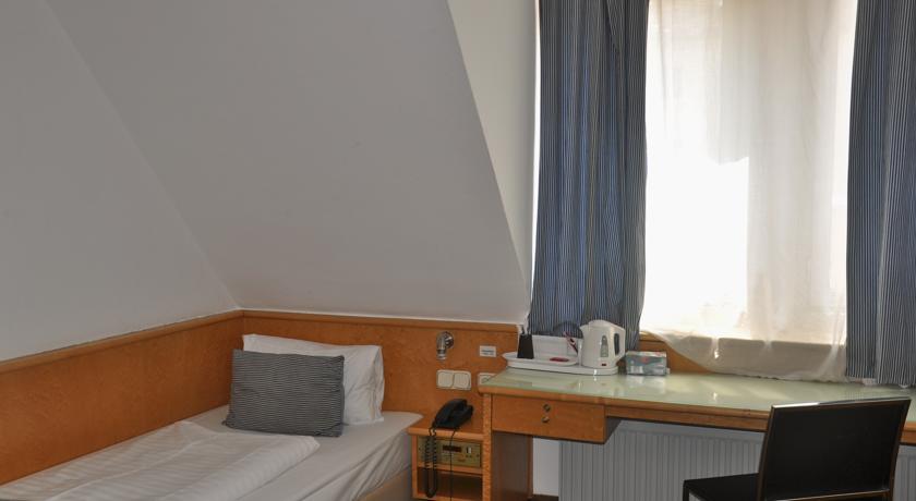Фото The 4you Hostel & Hotel Munich