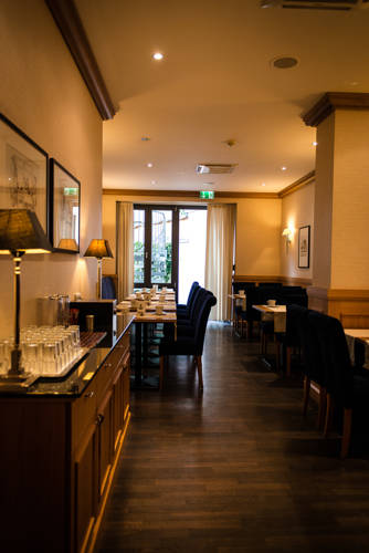 Фото Townhouse Hotel