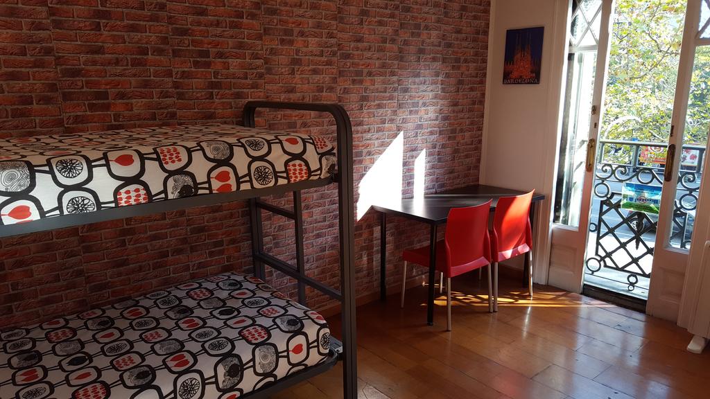 Фото Diagonal House