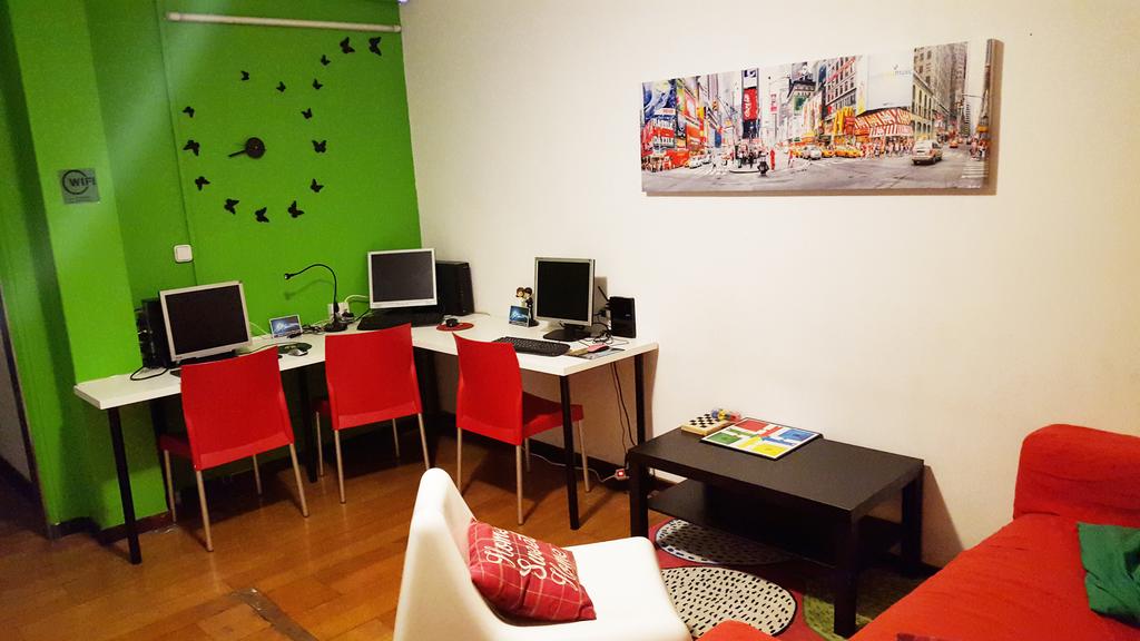 Фото Diagonal House