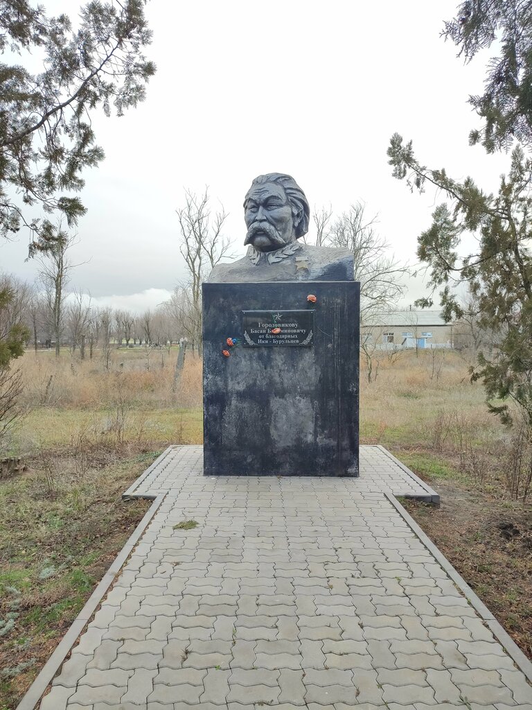 Памятник, мемориал Мемориал погибшим землякам в годы Великой Отечественной войны, Республика Калмыкия, фото