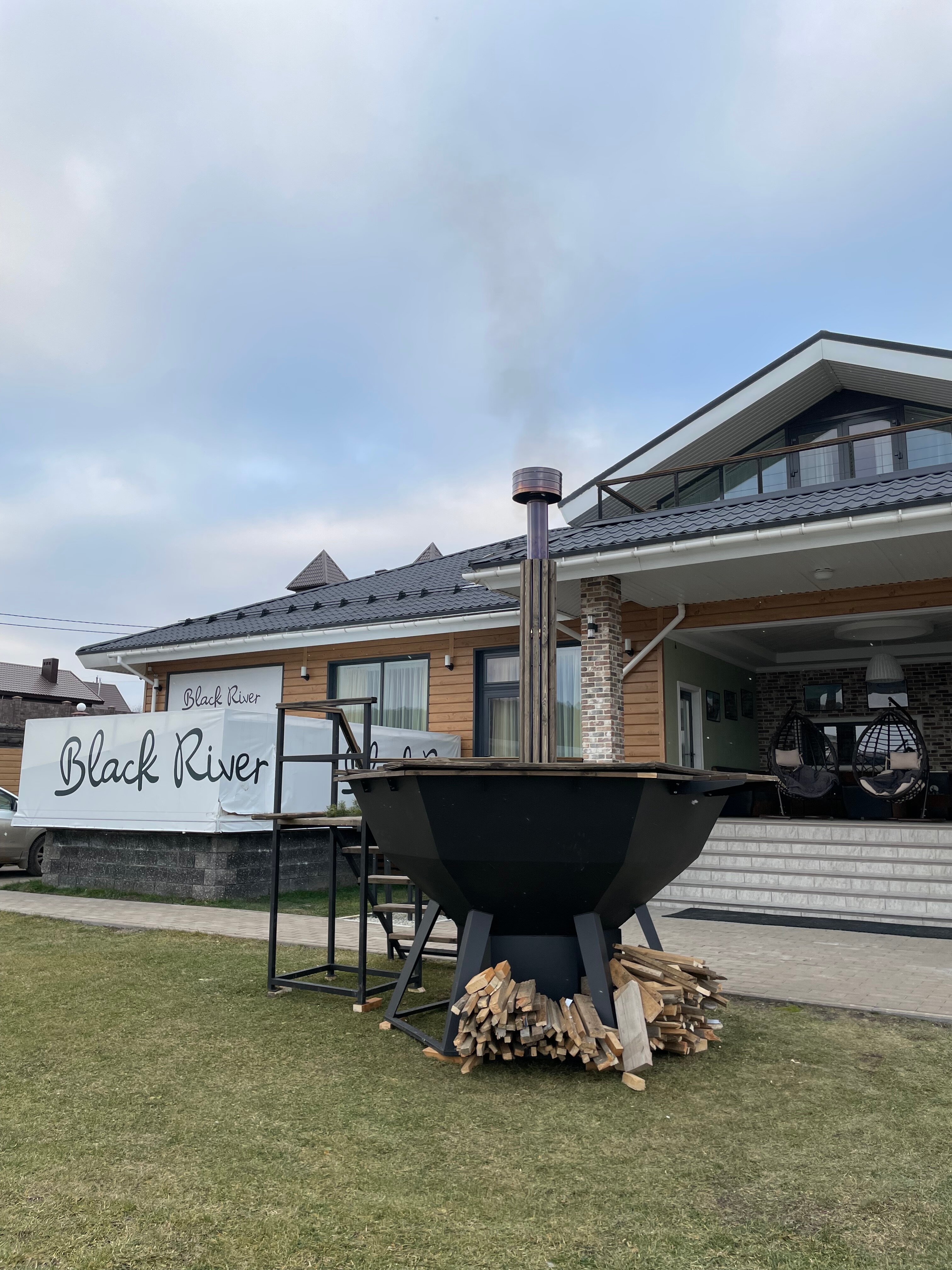 Фото Black River