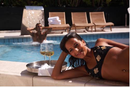 Фото Noha Suite Hotel