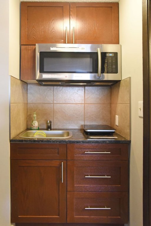 Фото Econo Lodge Inn & Suites