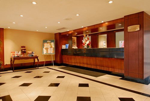 Фото Holiday Inn Toronto Airport East