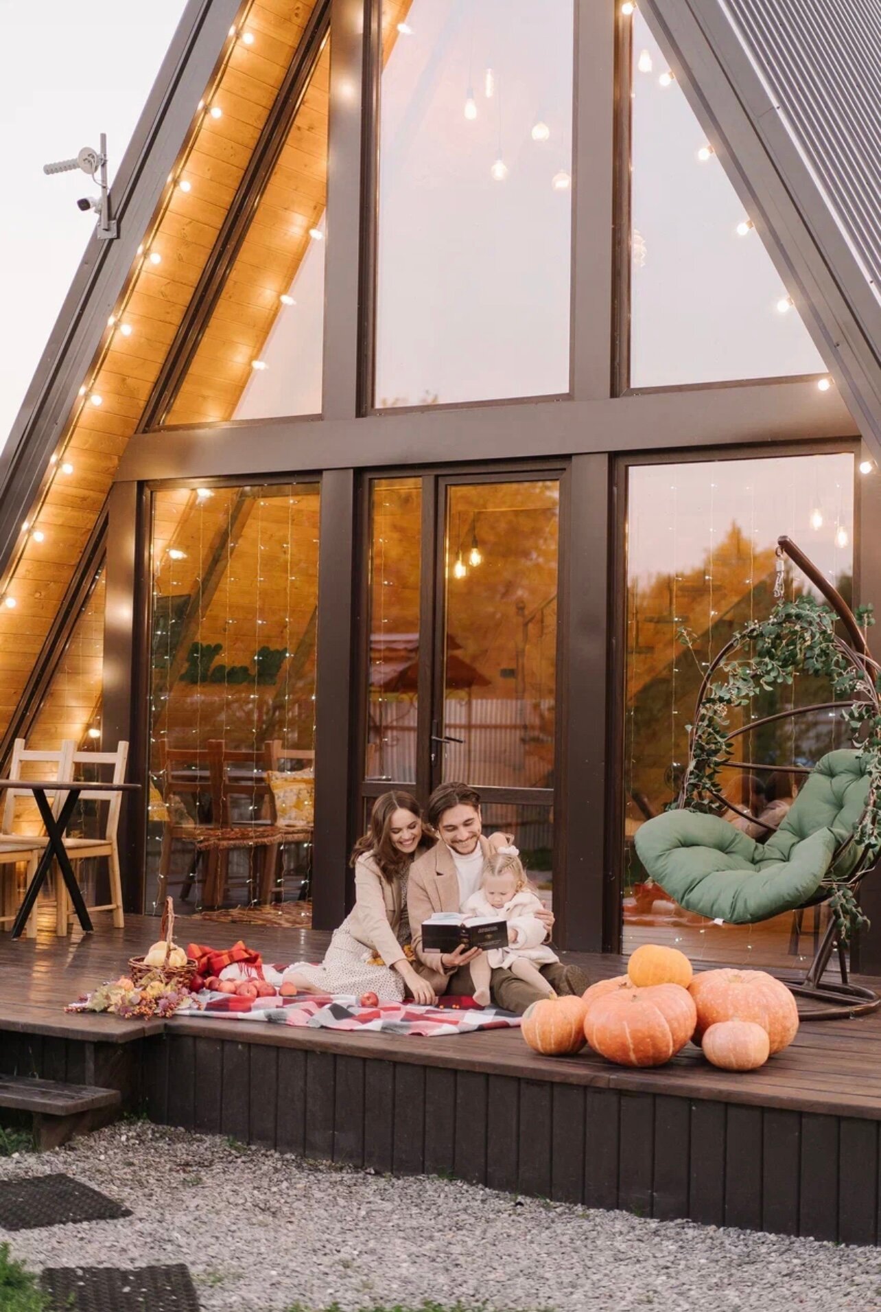 Фото Шалаш у озера