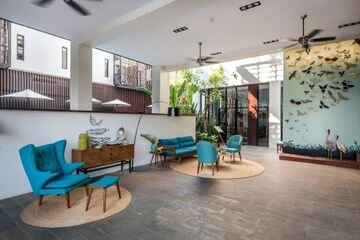 Фото The Aviary Hotel