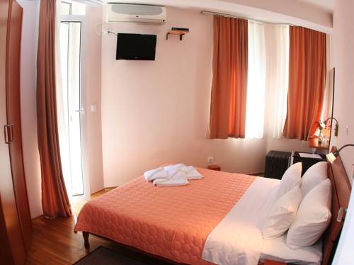 Фото Hotel Orange Inn