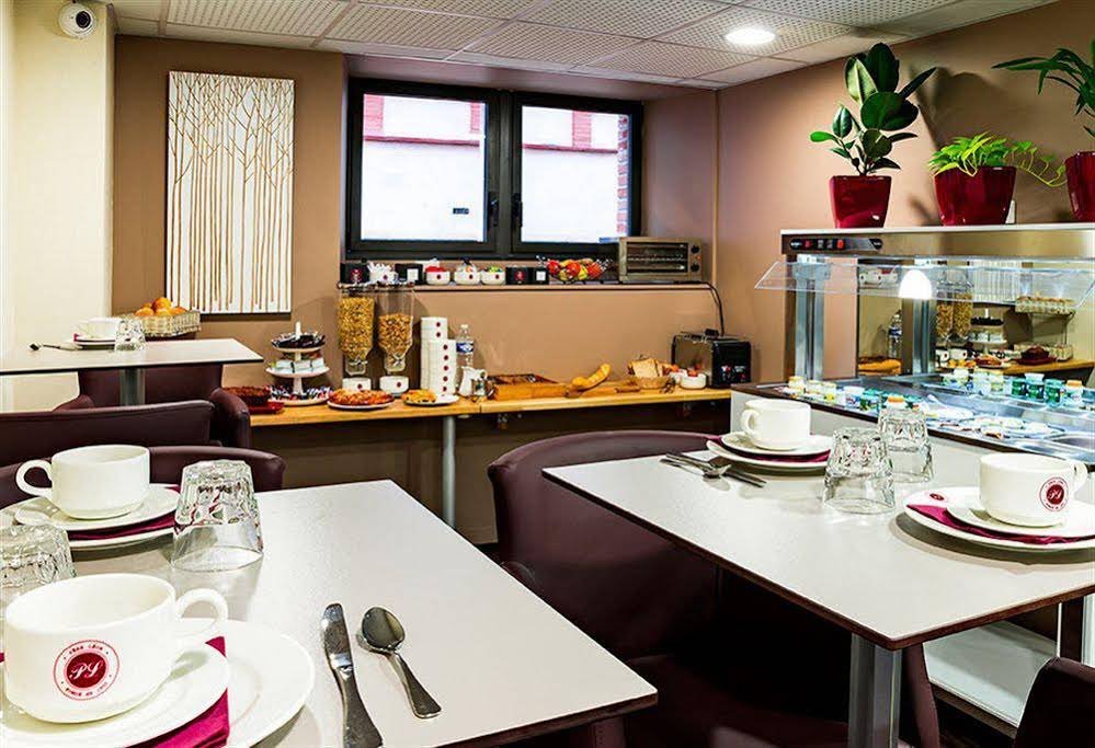 Фото Le Pere Leon Hotel