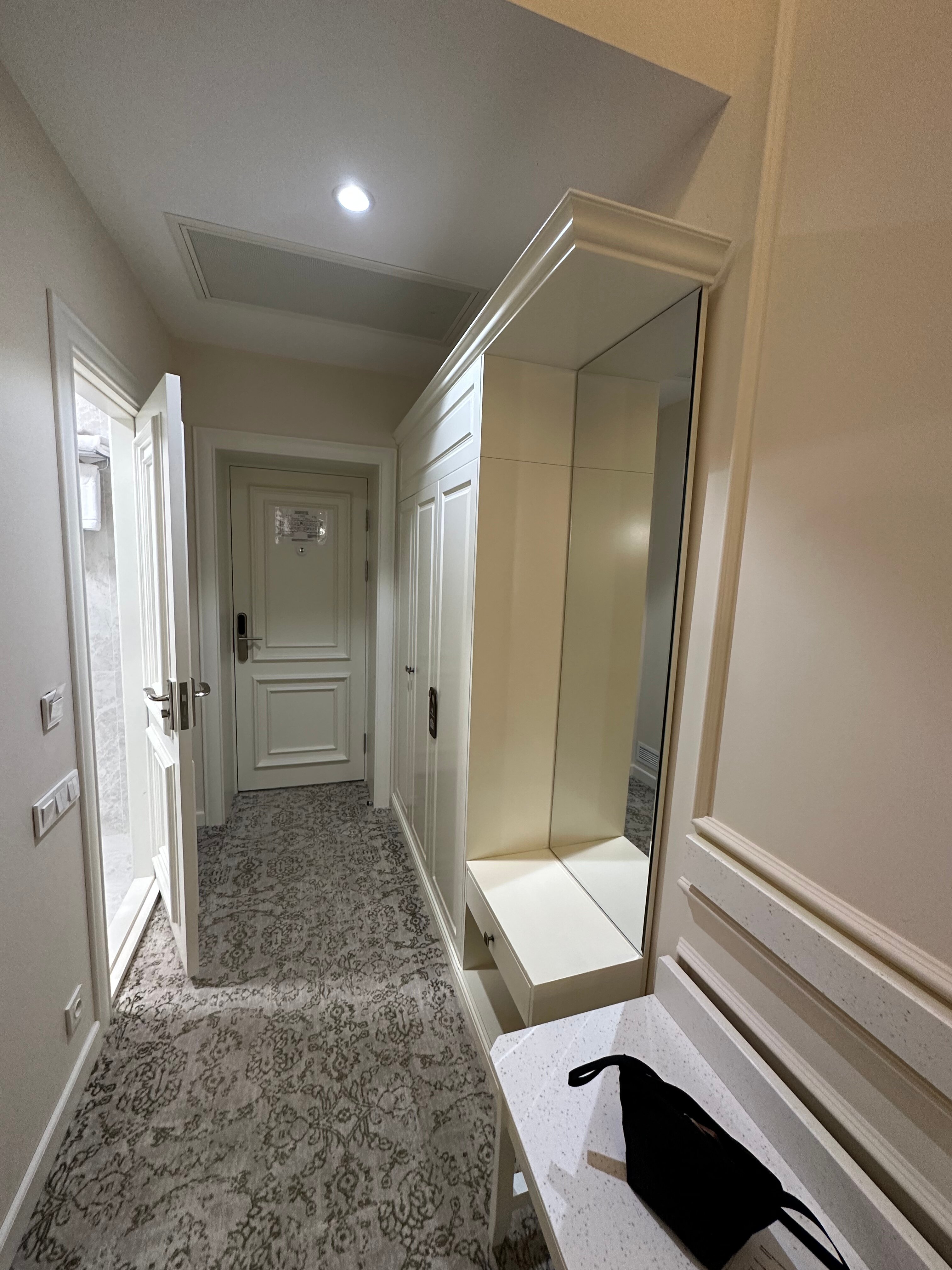 Фото Zarafshon Parkside Hotel