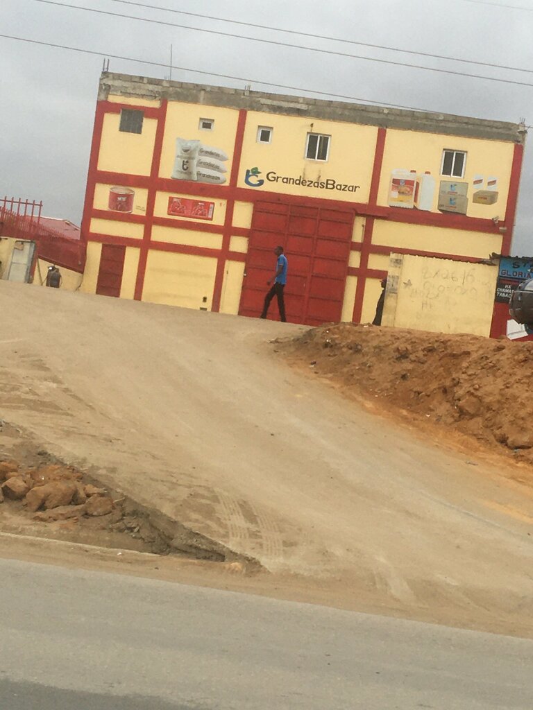 Hardware store Grandezas bazar, Loanda, photo