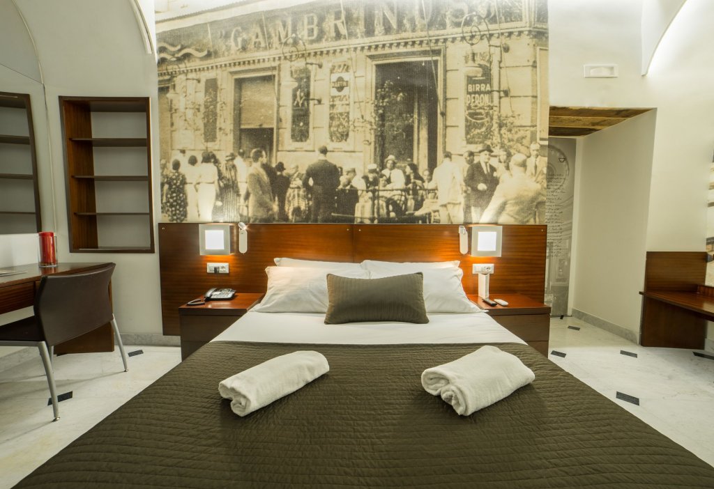 Фото Napoli Chiaia 32 Deluxe Residence