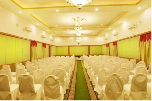 Фото Отель Jayamahal Palace