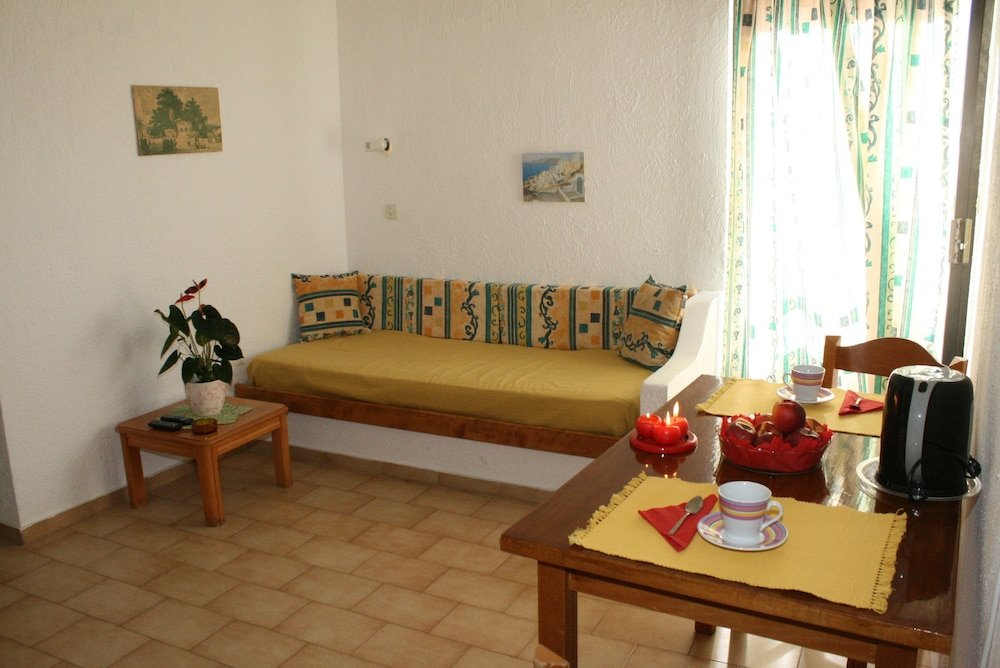 Фото Blue Bay Apartments