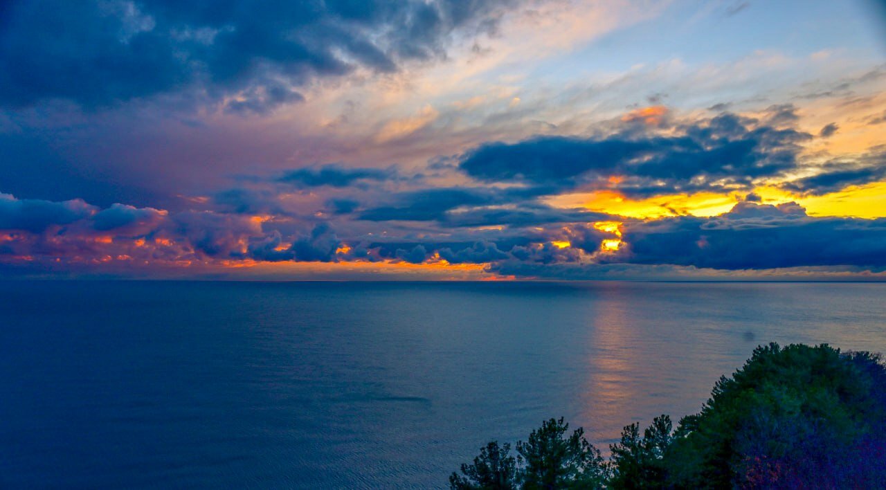 Фото Светлый