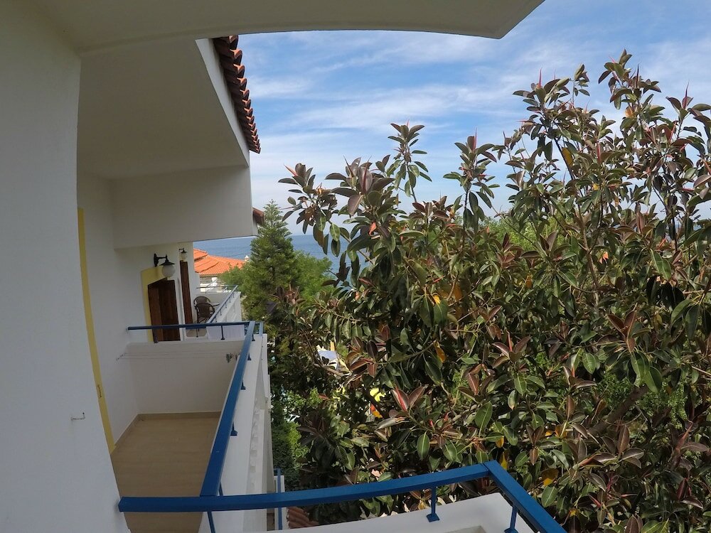 Фото Zafiria Apartments