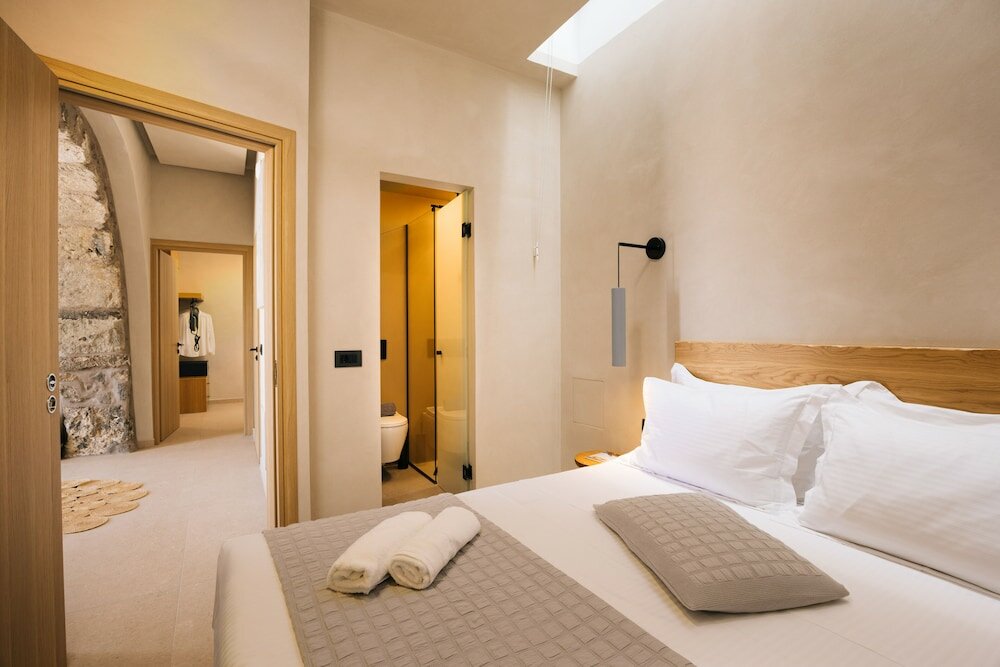 Фото Mirthea Suites