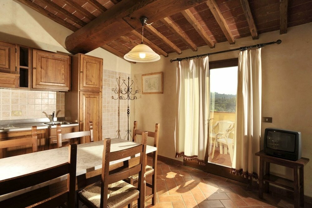 Фото Farmhouse in San Donato Fronzano