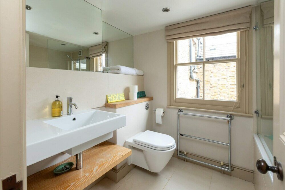 Фото Incredible 5 Bedroom House W/private Garden -wandsworth!