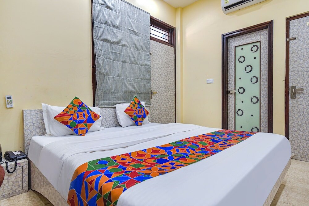 Фото Fabhotel The Castle Homestay Inn