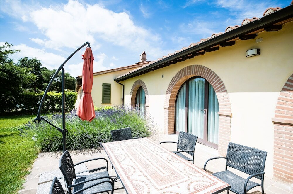 Фото Luxury resort in the Tuscan countryside