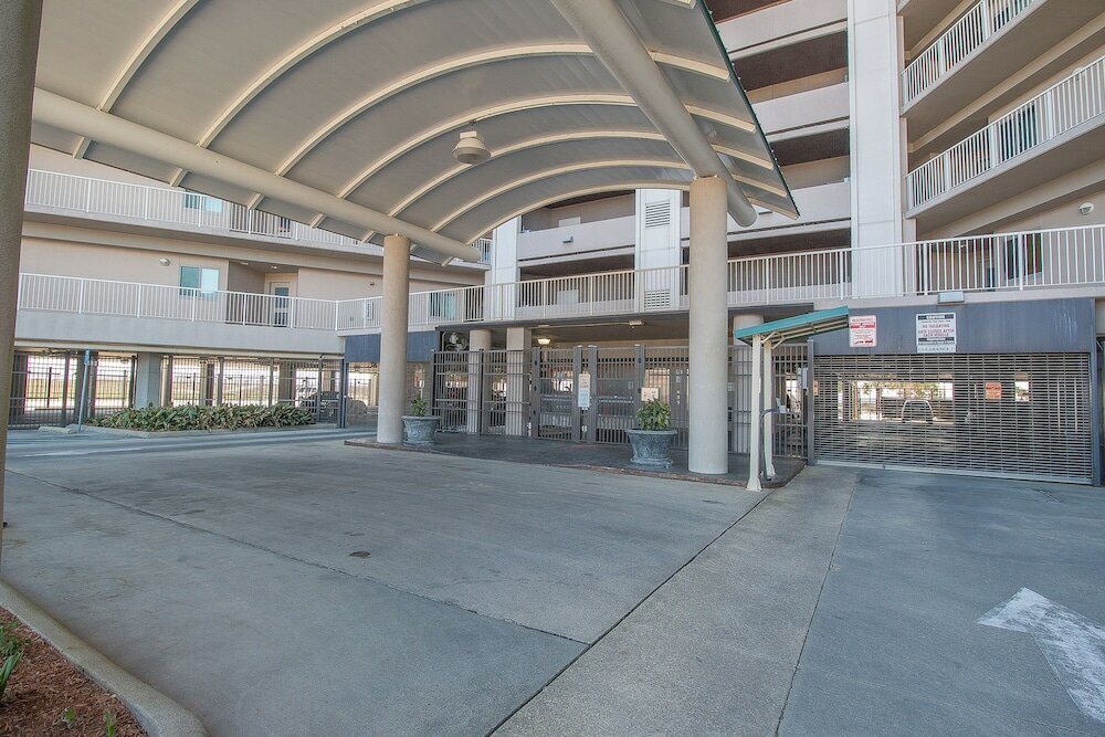 Фото Sea Breeze 1002 Penthouse