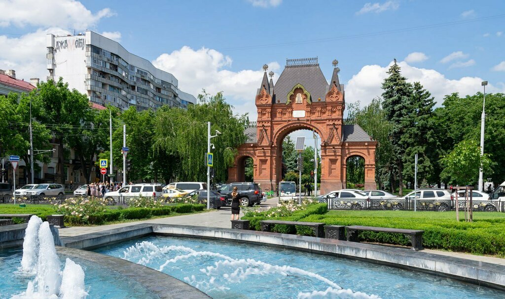 Достопримечательность Александровская арка, Краснодар, фото